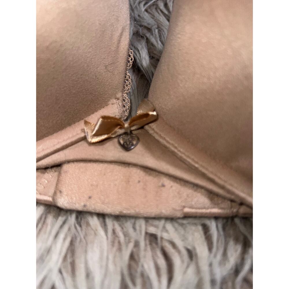 Victoria Secret women’s cream push up bra - Picture 2 of 12